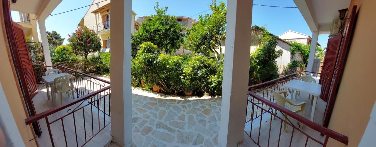Dora'S Apartments Kavos Bagian luar foto