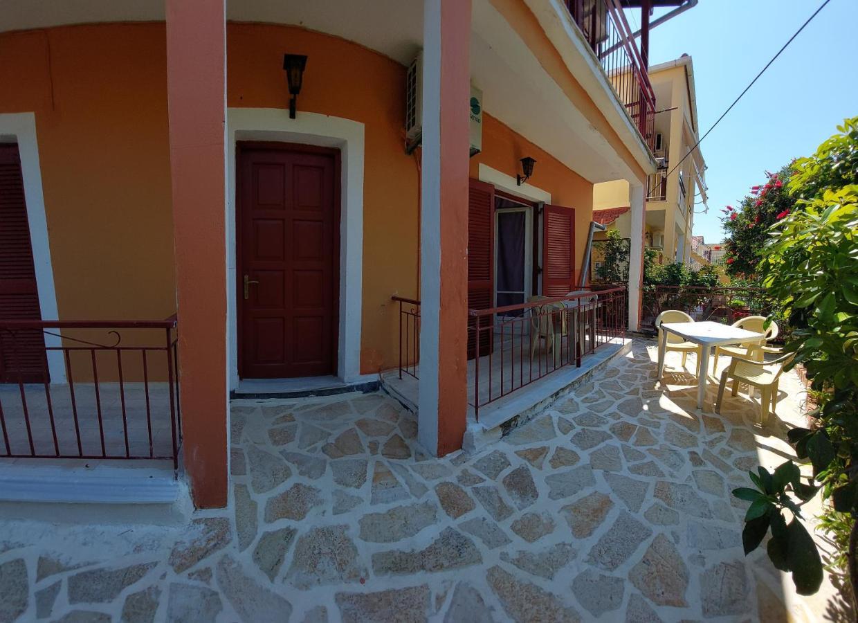 Dora'S Apartments Kavos Bagian luar foto